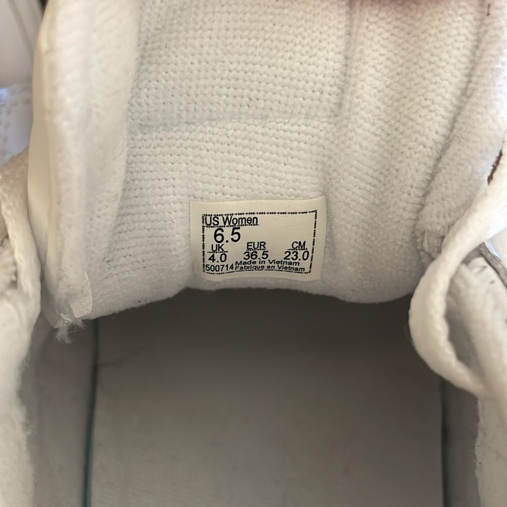 Vans Women’s Seldan Low Top Sneaker - Picture 8 of 8